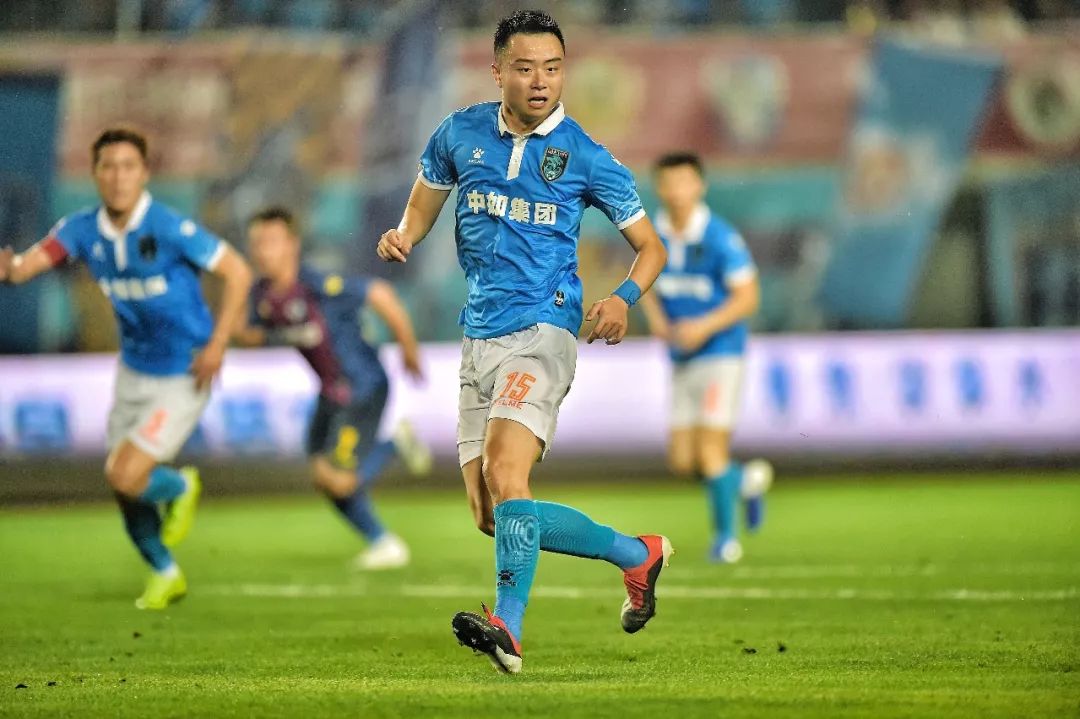 包含苏宁阵容大调整，豪取本赛季首场胜利的词条