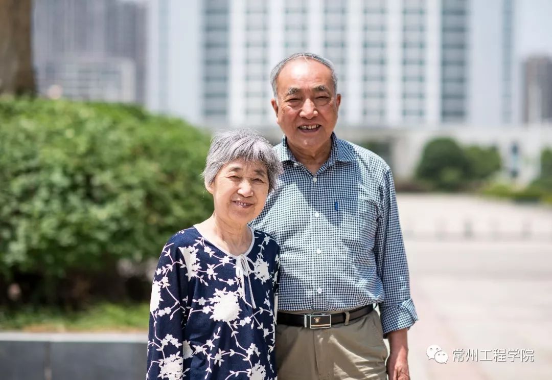 临危受命,关键战役赢得掌声的简单介绍 临危受命,关键战役赢得掌声的简单介绍