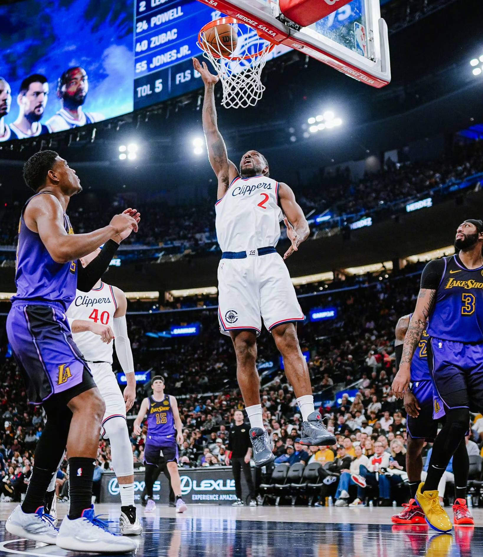 爱游戏体育直播-快船队两连胜，实力无人可敌