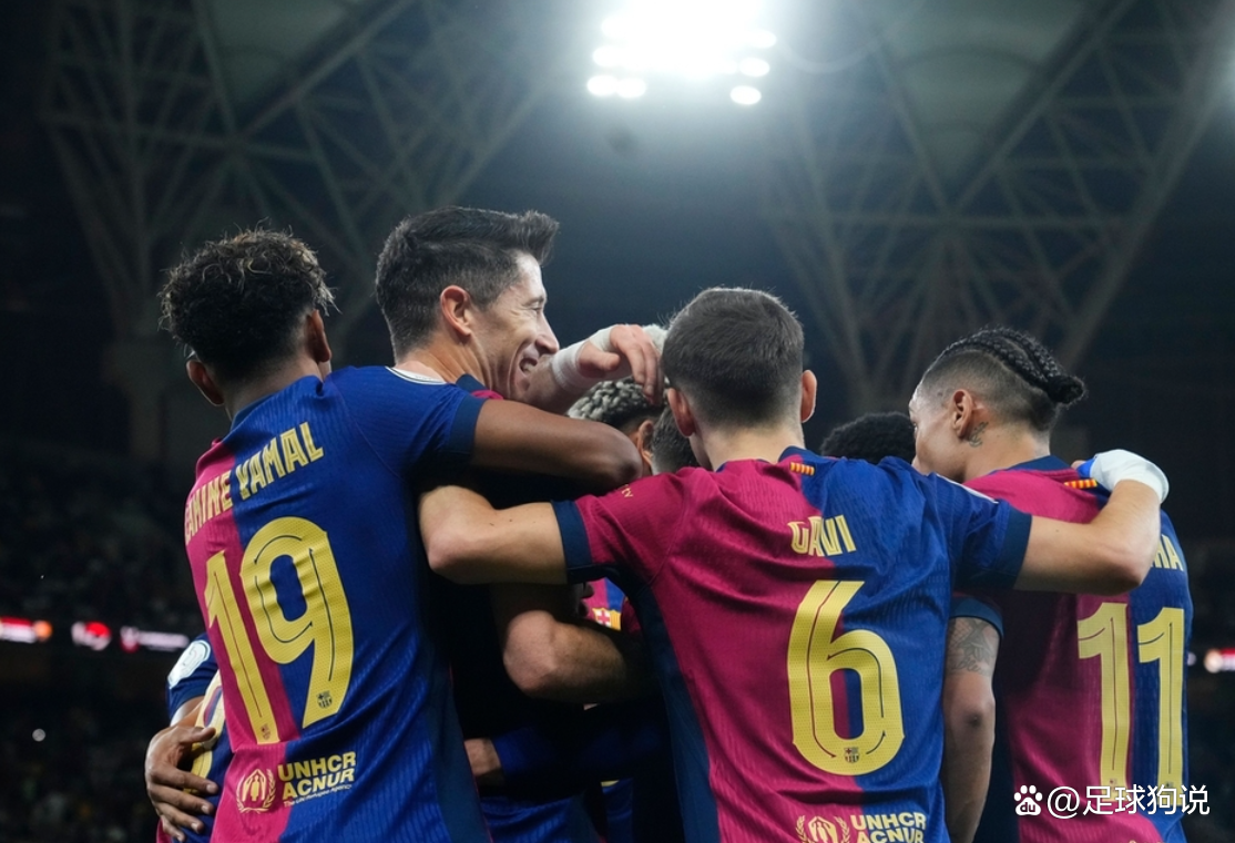 西班牙国家队在场上发挥出色，顺利晋级下一轮的简单介绍