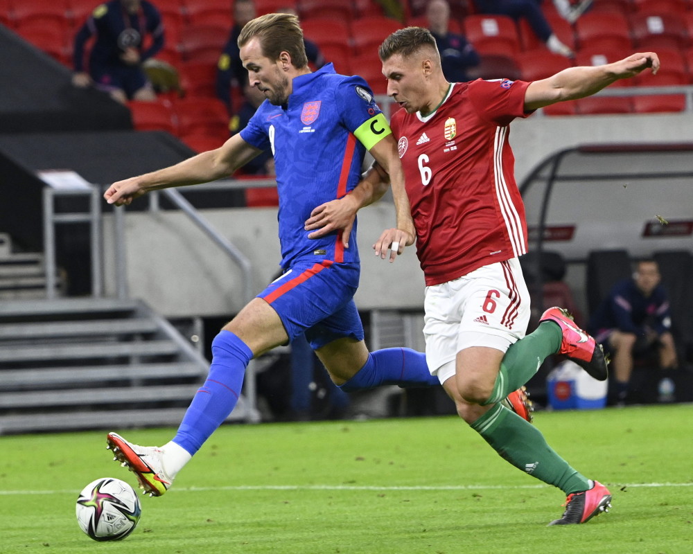 英格兰大胜匈牙利，轻松突围小组